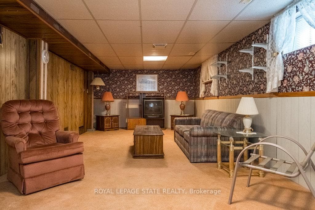 360 East 34th Street photo 31