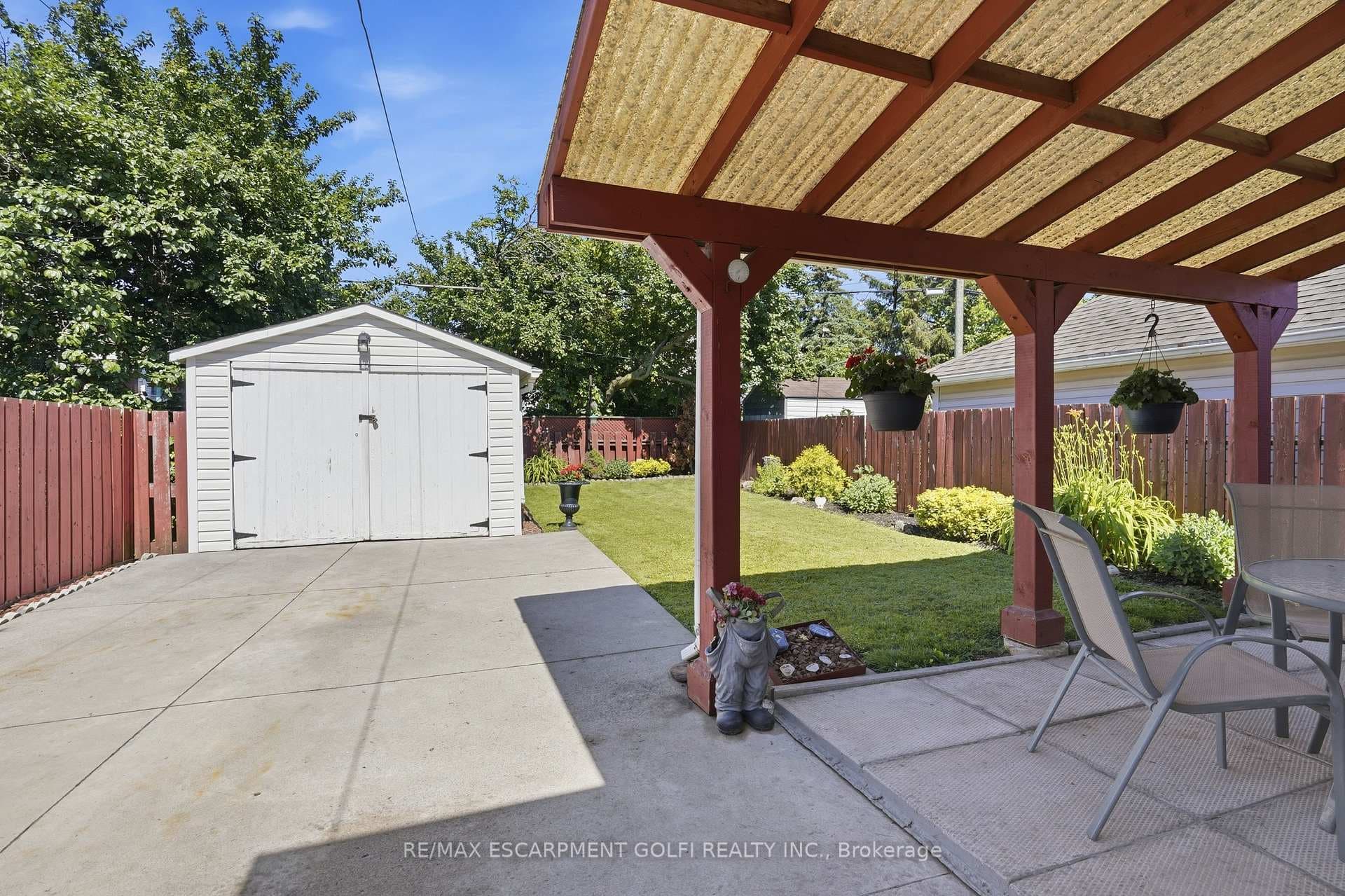 73 Tuxedo Avenue photo 32