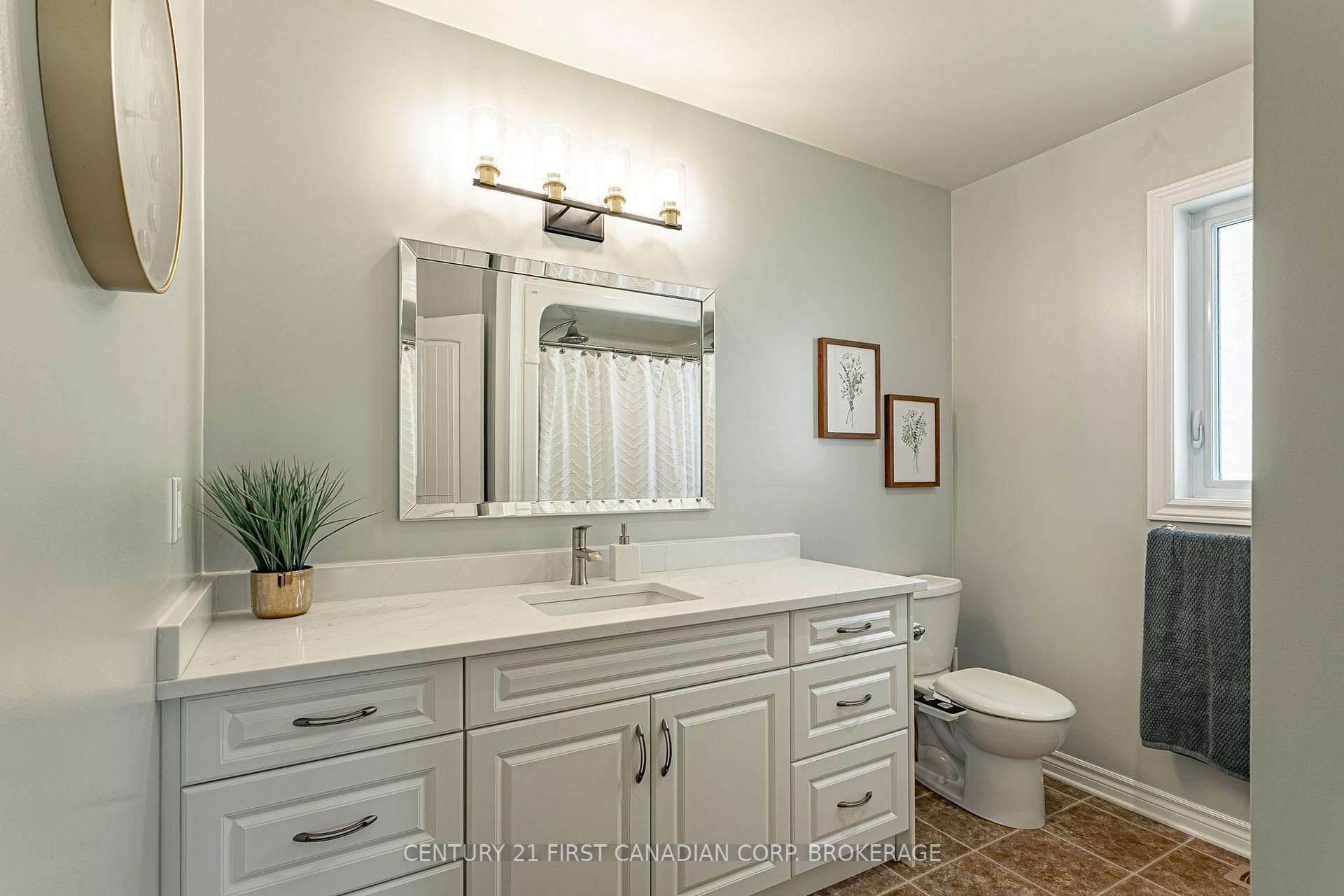 270 Boyd Boulevard photo 20