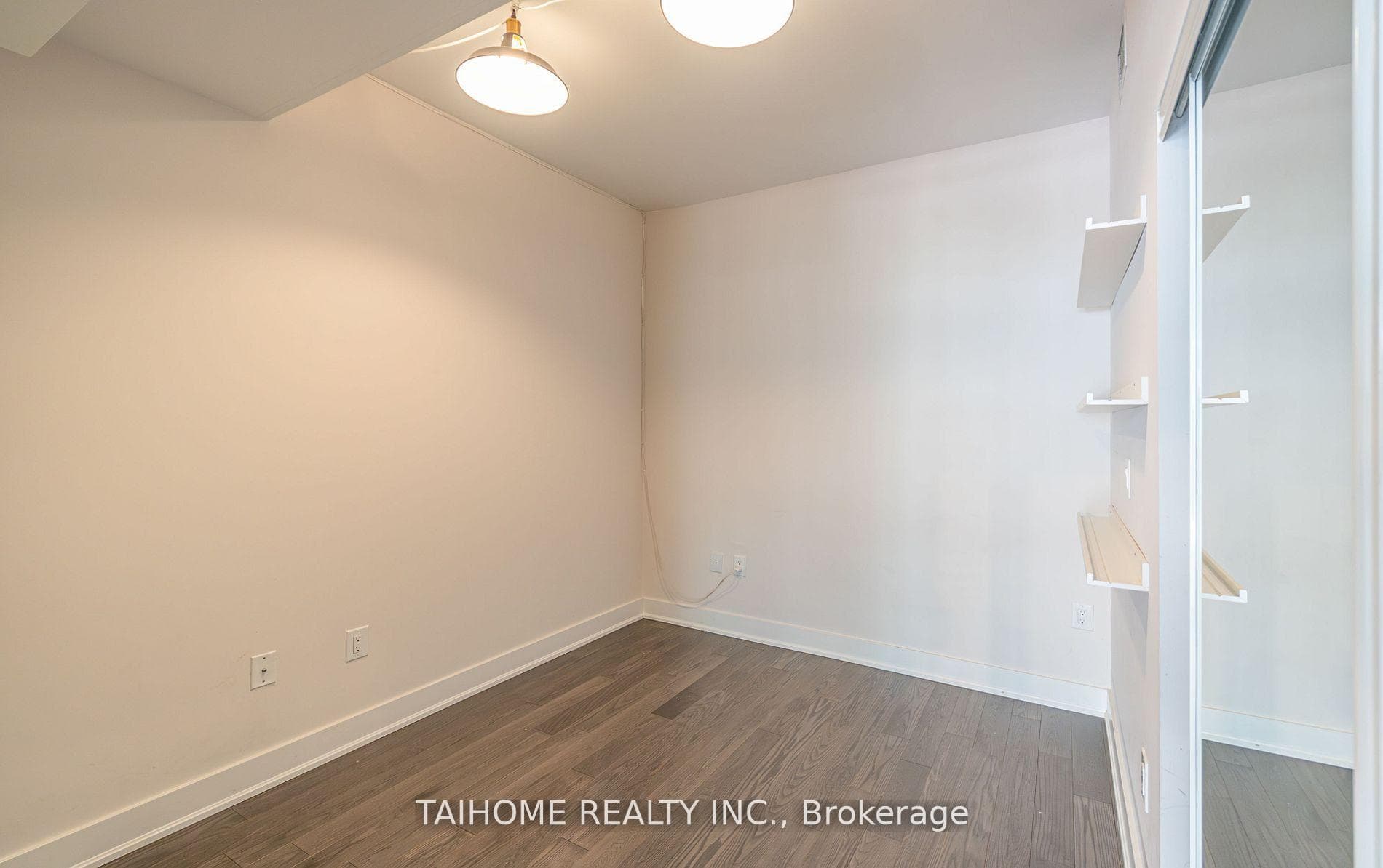 955 Bay Street Unit 307 photo 17