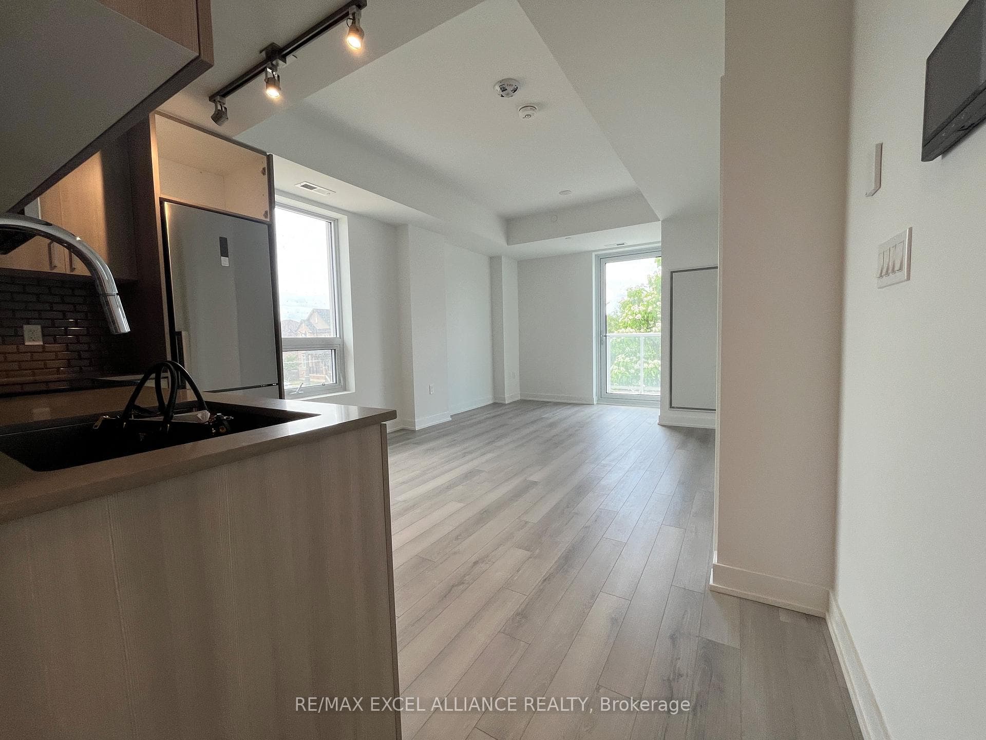 1005 Dundas Street Unit 223 photo 14