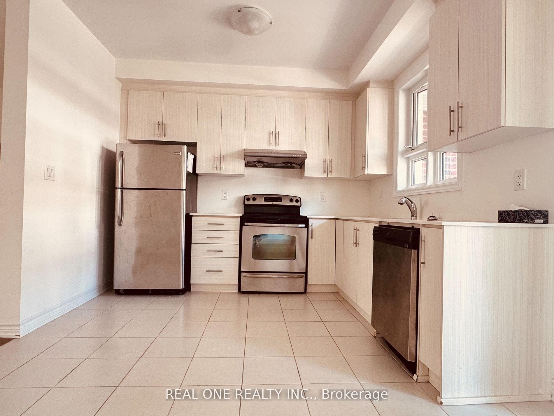70 Chicago Lane photo 4
