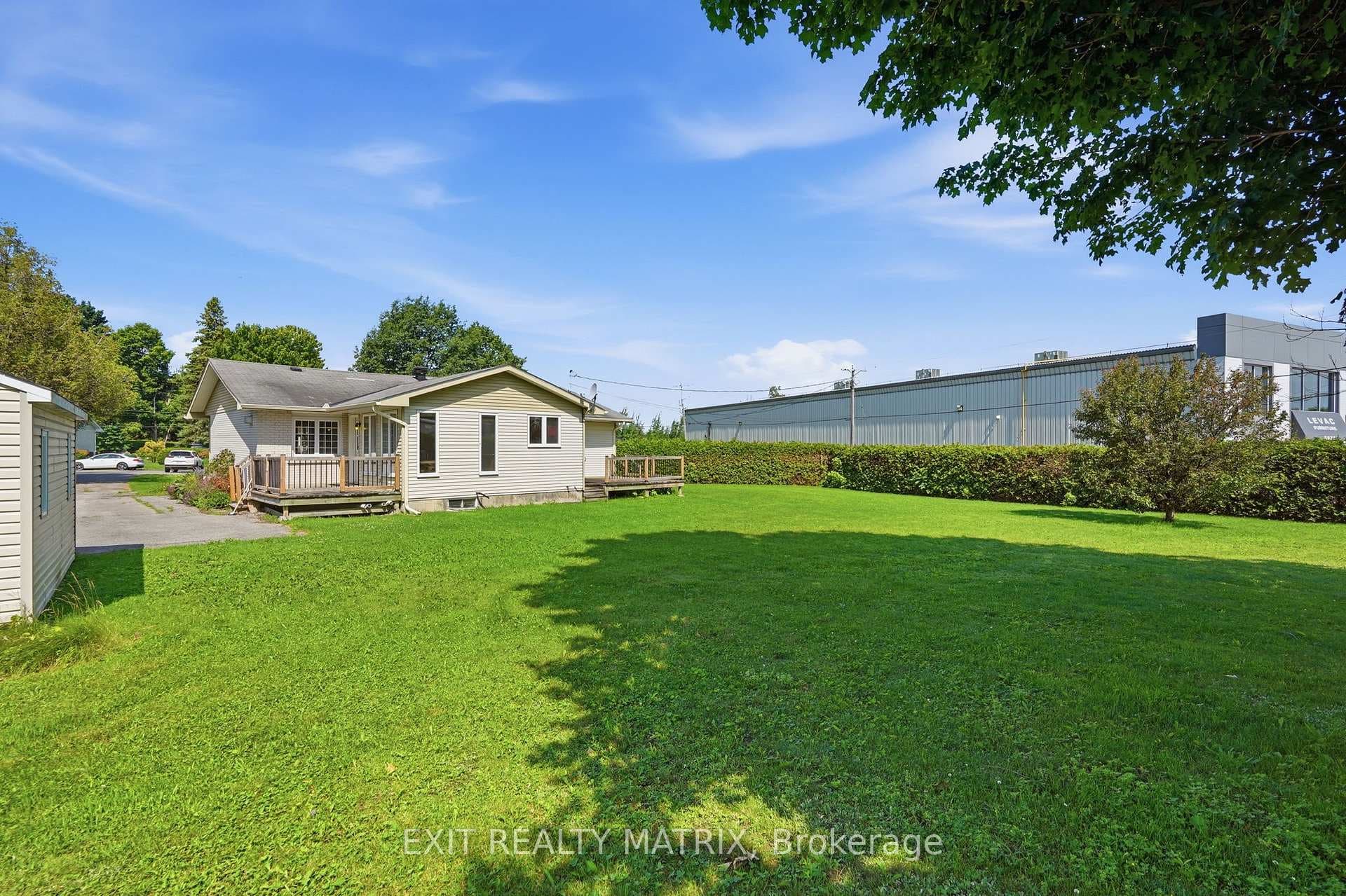 3 Hillview Circle photo 27