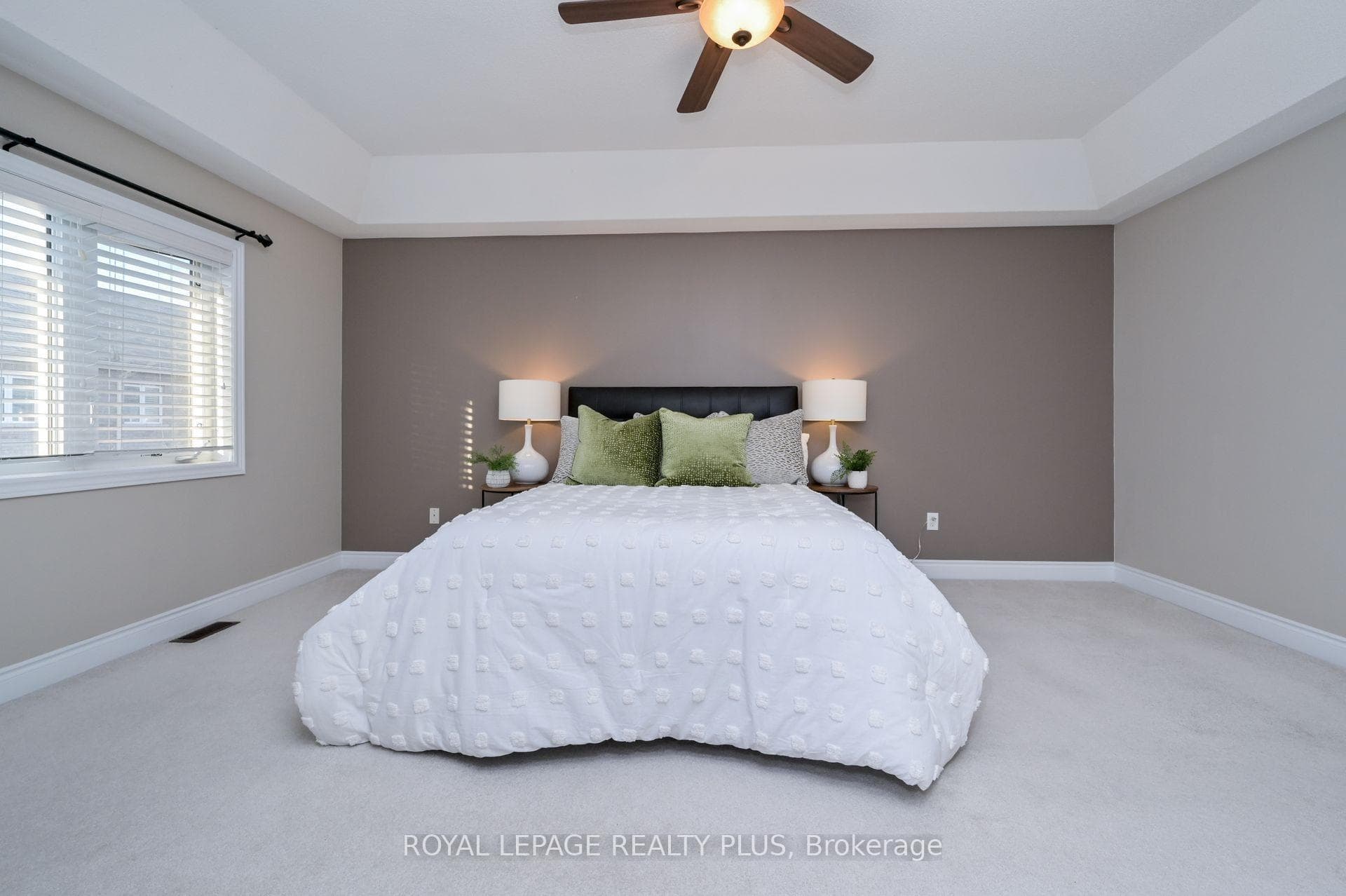 1512 Haws Crescent photo 18
