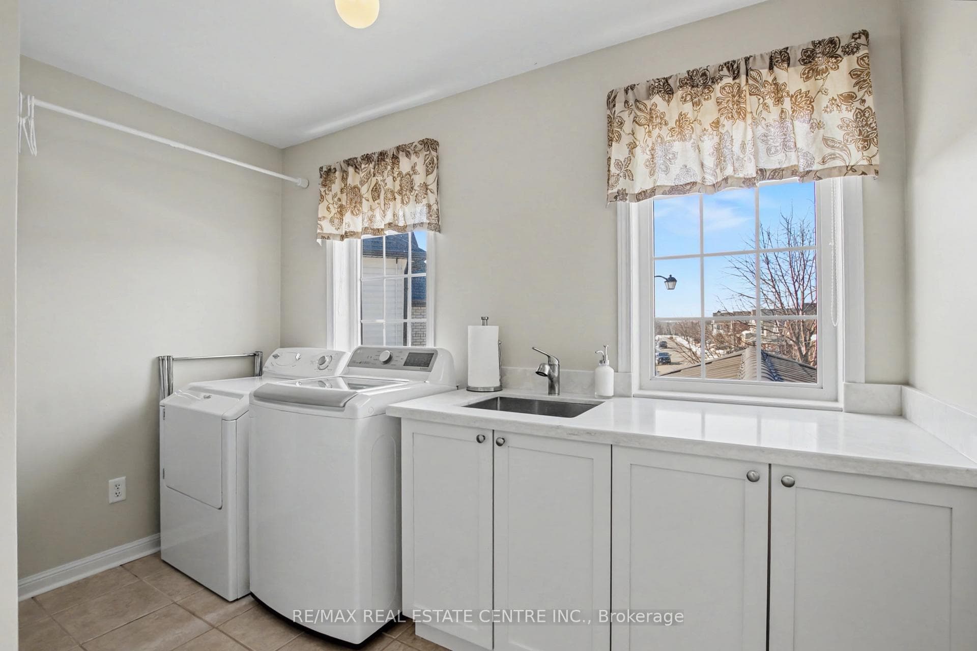 971 Lancaster Boulevard photo 29