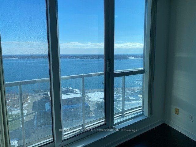 218 Queens Quay N/A Unit 1906 photo 13