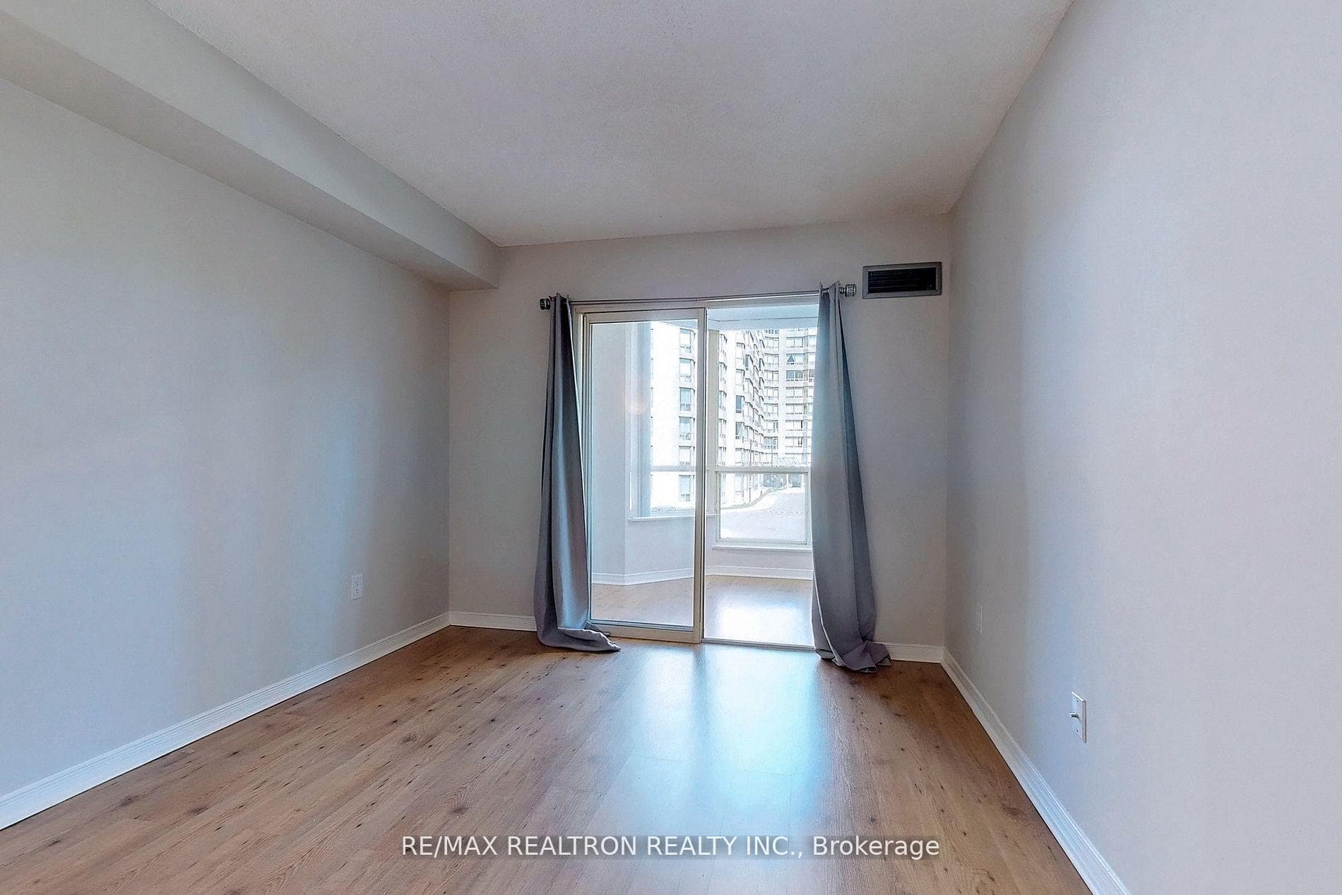 175 Cedar Avenue Unit 208 photo 23