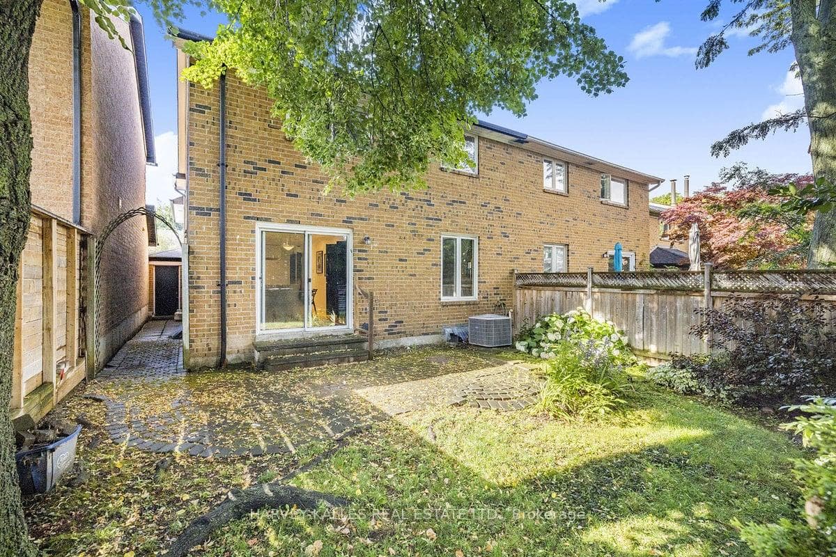 73 Chiswell Crescent photo 20