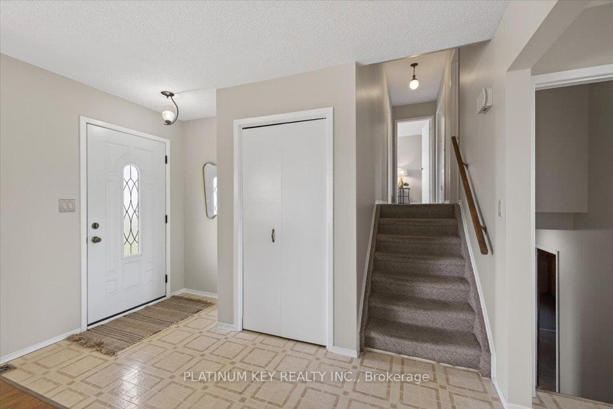 6460 Longwoods Road photo 4