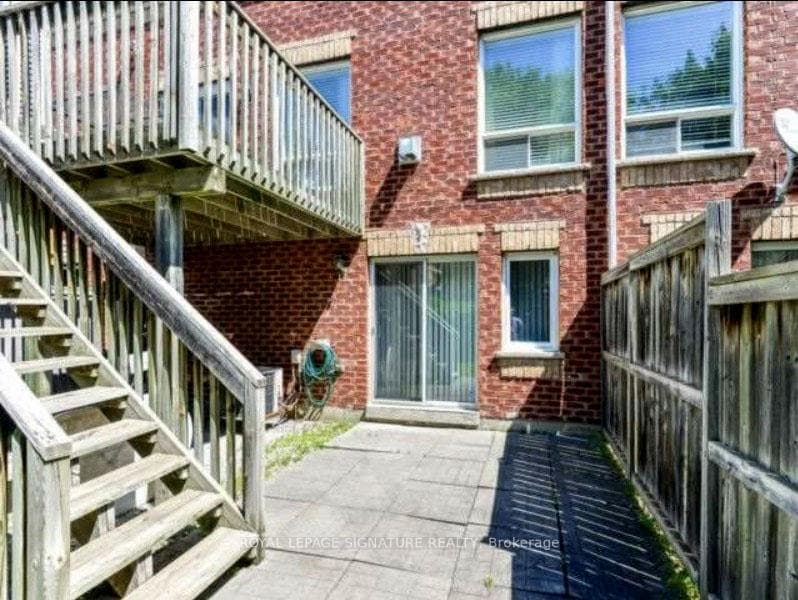 1565 Woodhenge Way photo 12