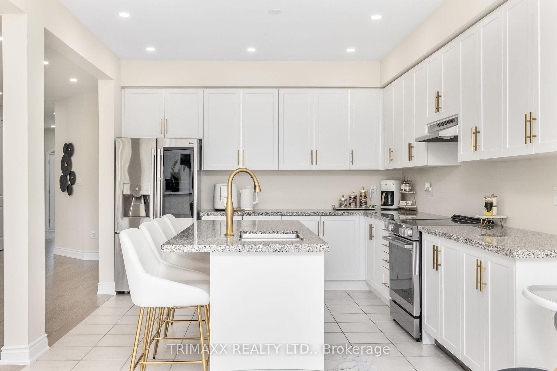 91 Lorne Thomas Place photo 11
