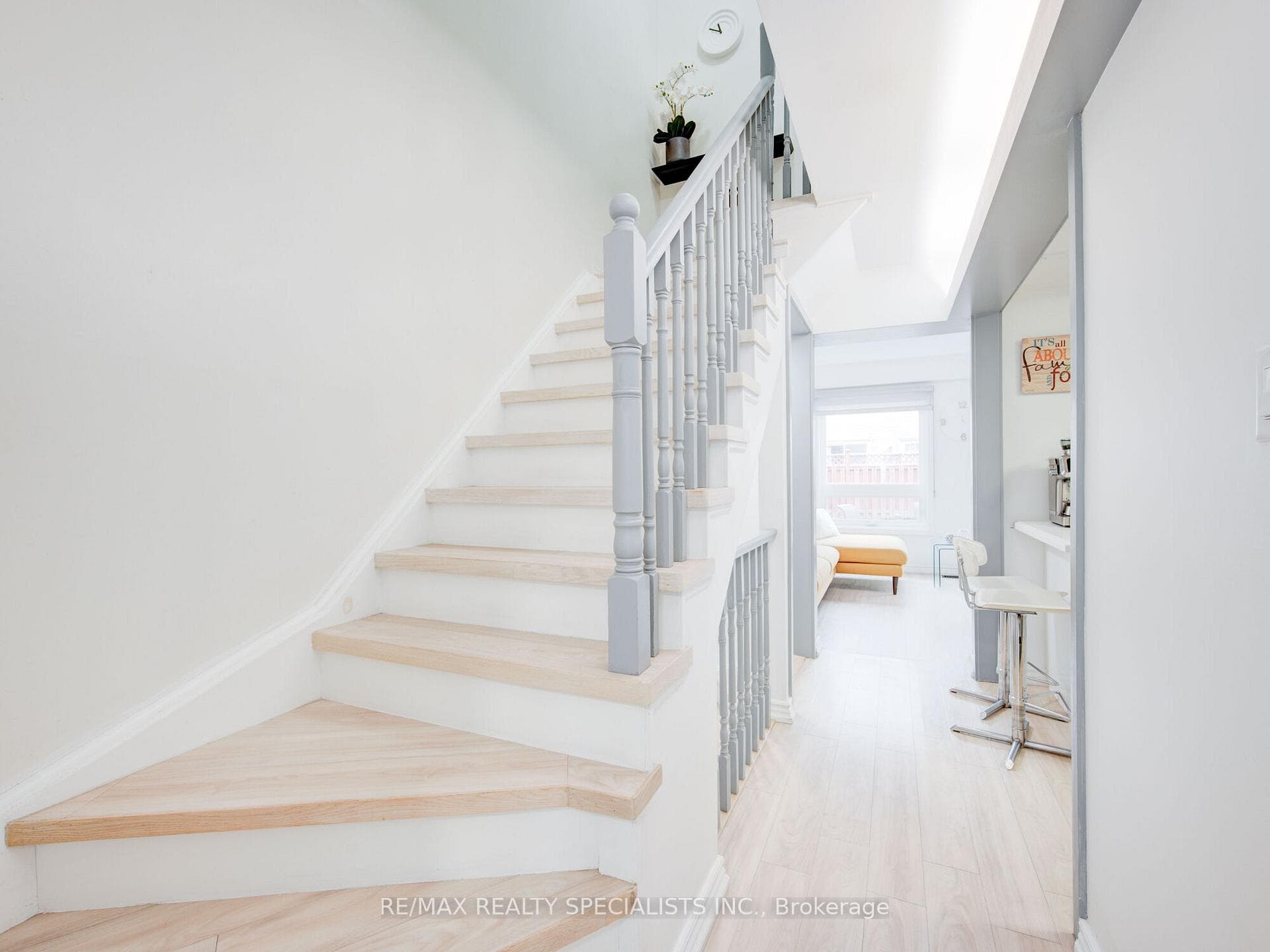 70 Herkes Drive photo 3