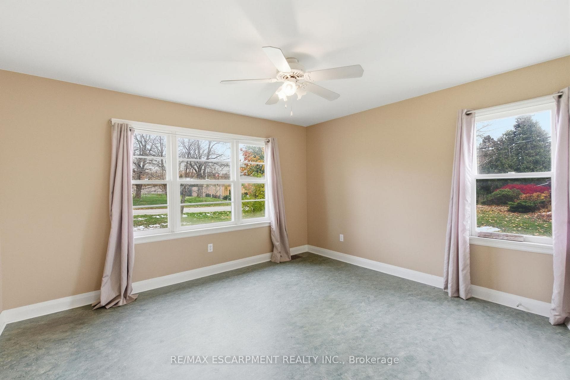 68 Atkinson Boulevard photo 16