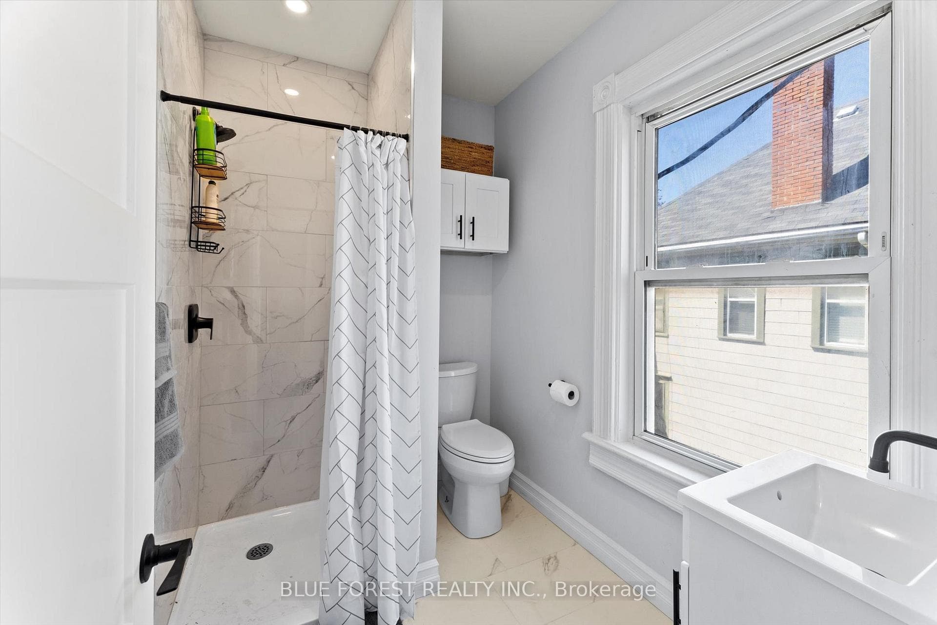 135 William Street Unit 4 photo 3