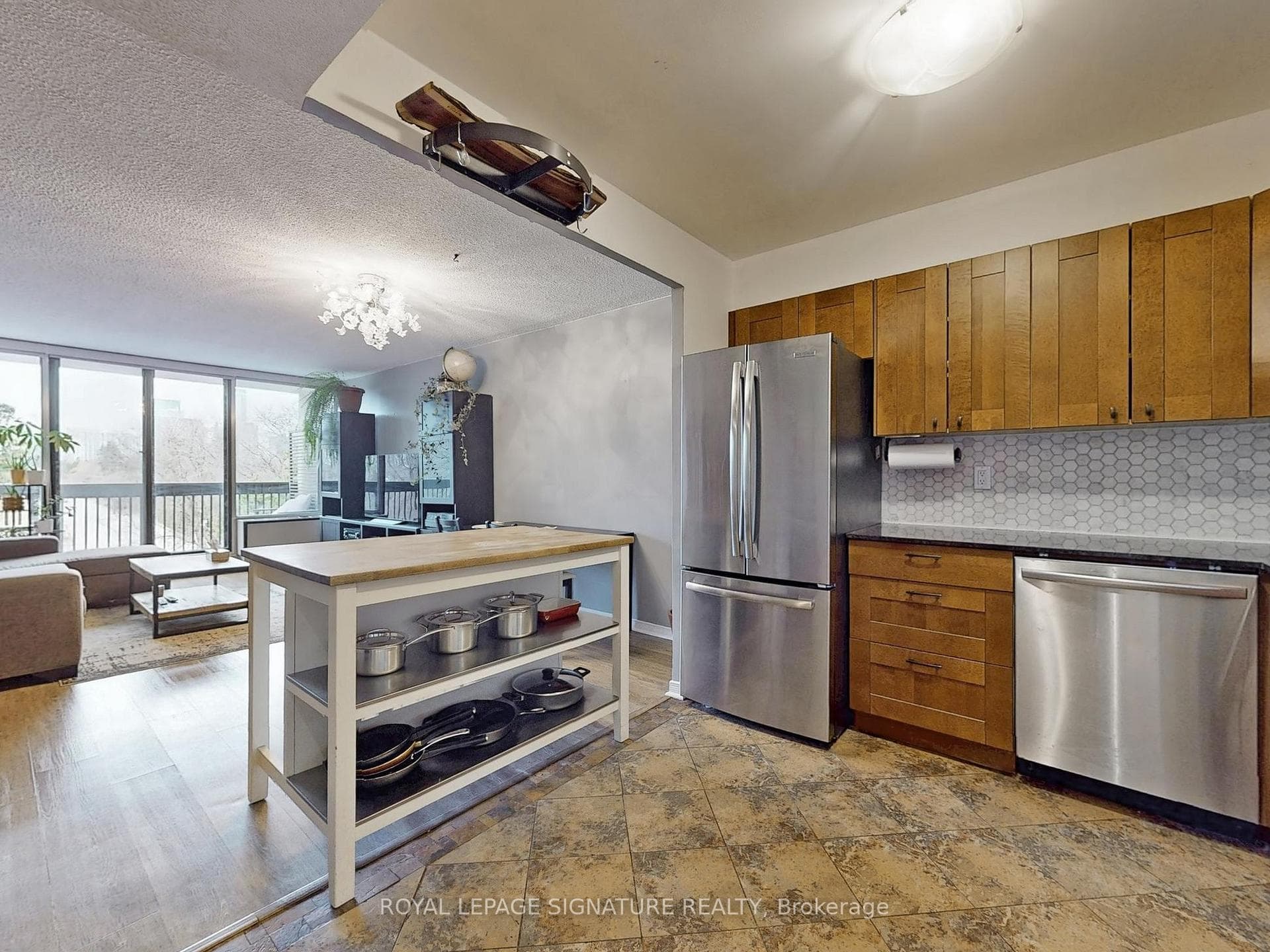 20 Fashion Roseway N/A Unit 413 photo 16