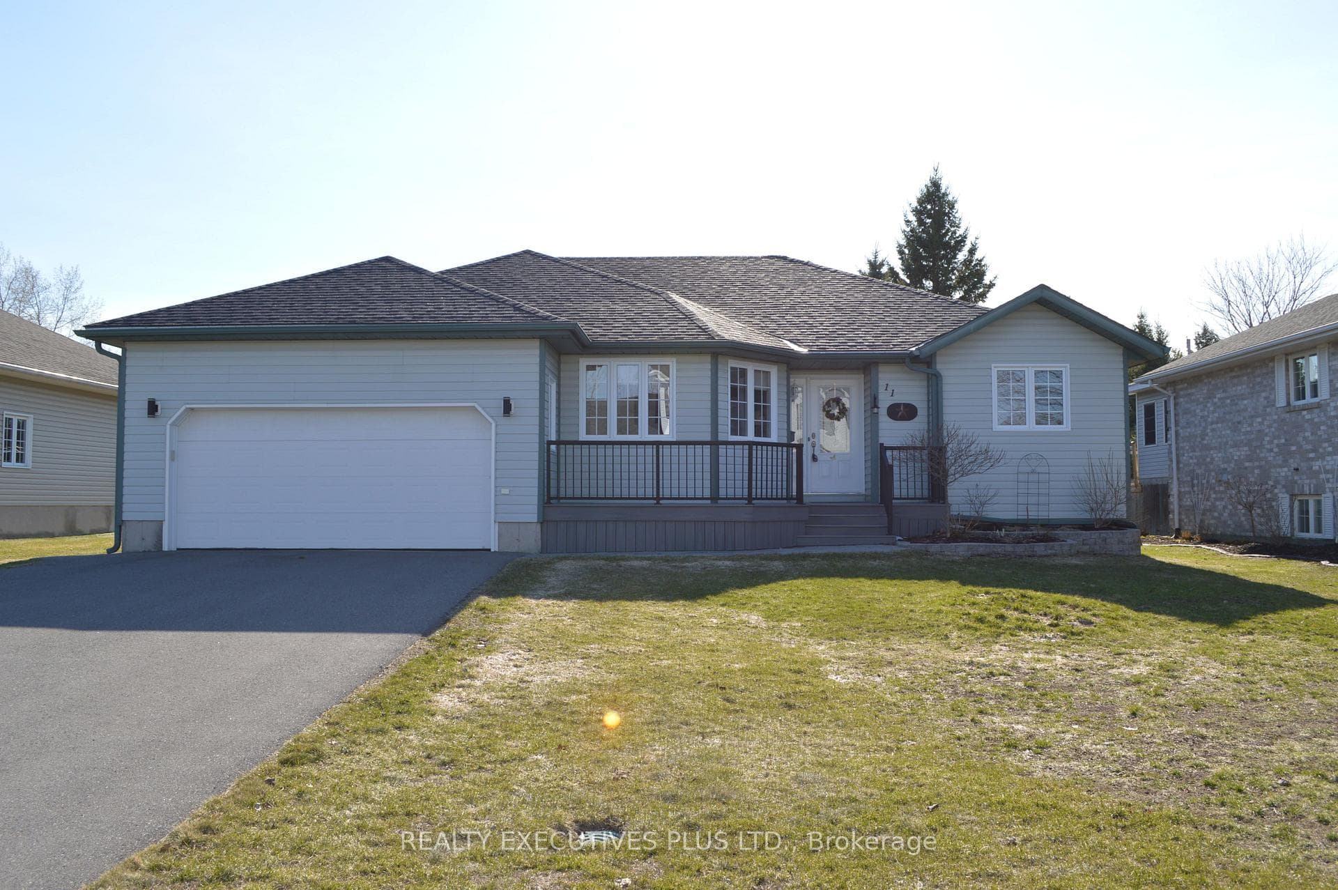 11 Grove Street photo 1