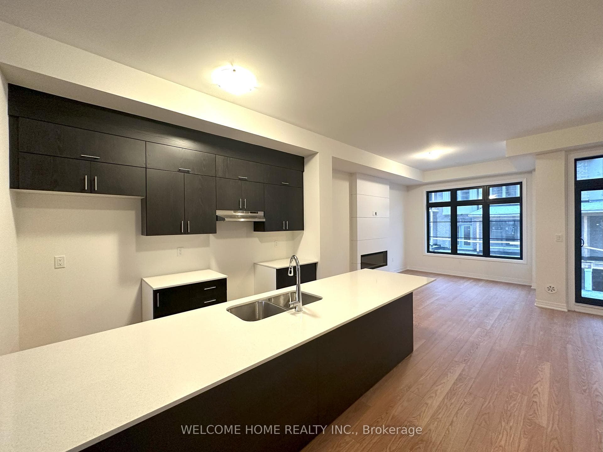 78 De La Roche Drive photo 6