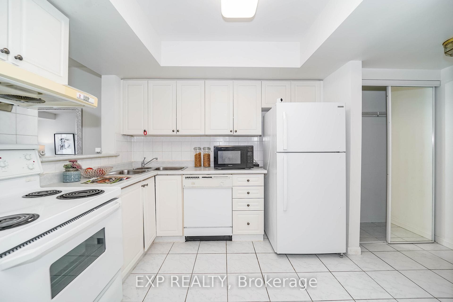 1881 Mcnicoll Avenue Unit 215 photo 12