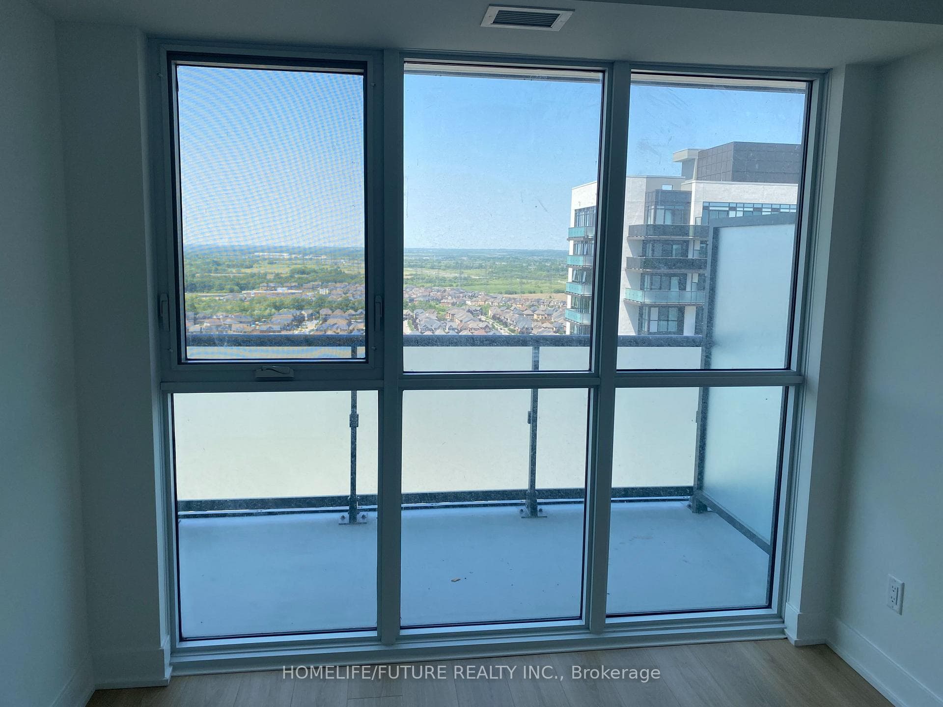 2545 Simcoe Street Unit 2511 photo 8