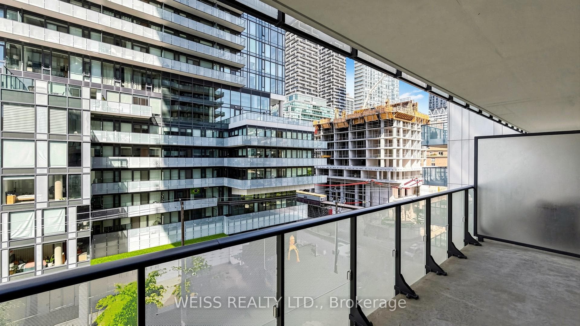 185 Roehampton Avenue Unit 520 photo 37