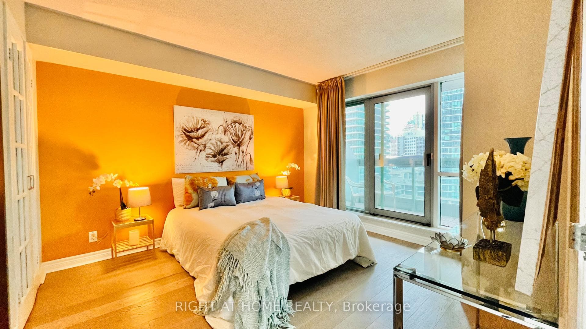 10 Queens Quay Unit 1012 photo 6
