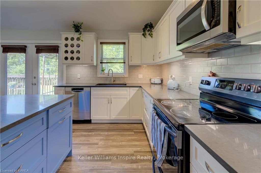 25 SPRINGBROOK Drive photo 13