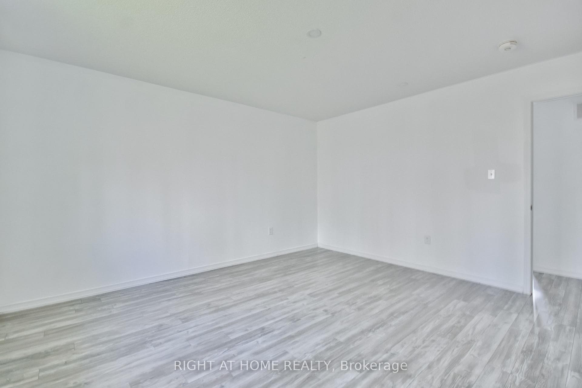 263 Diana Drive photo 23