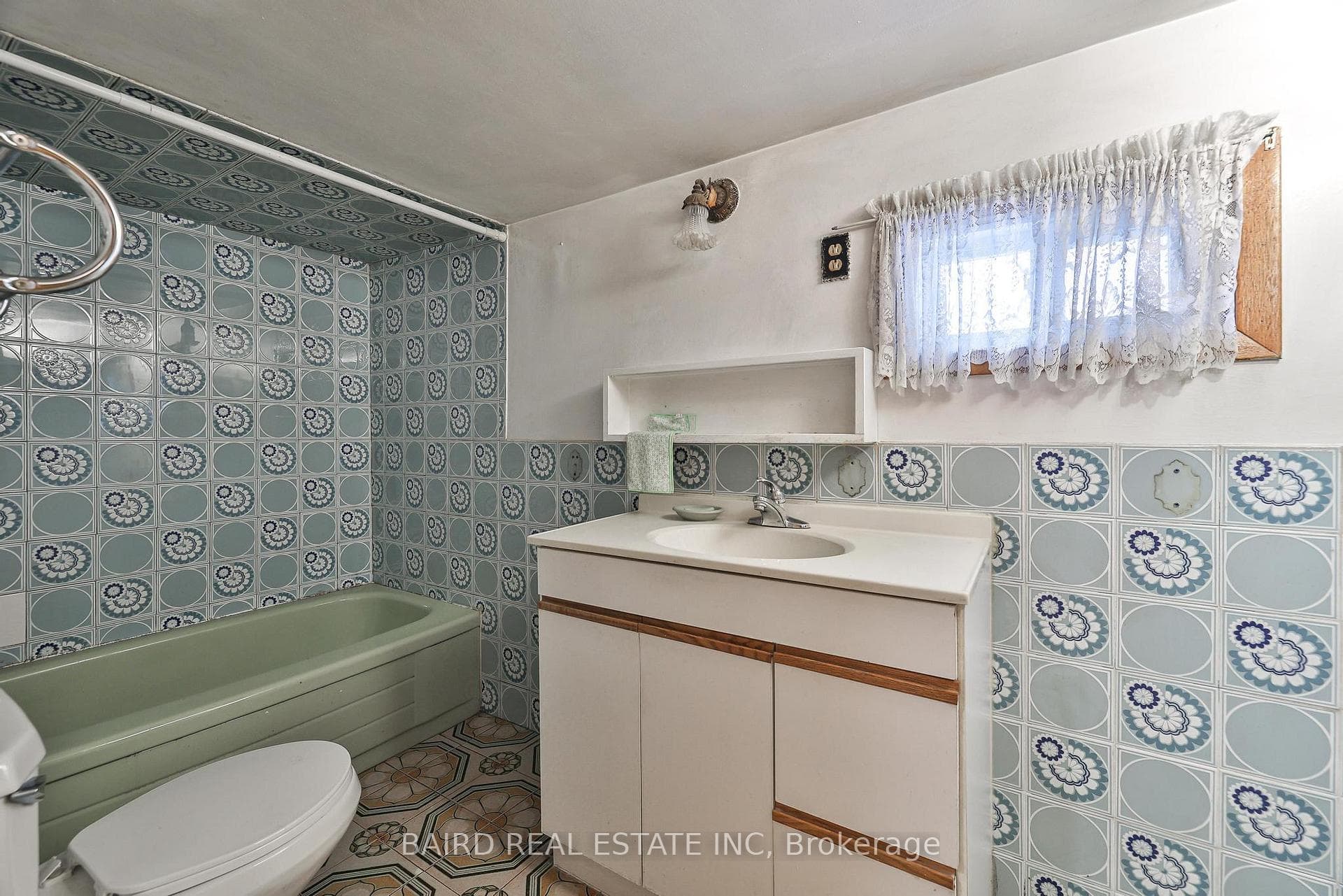 194 Cedric Avenue photo 28