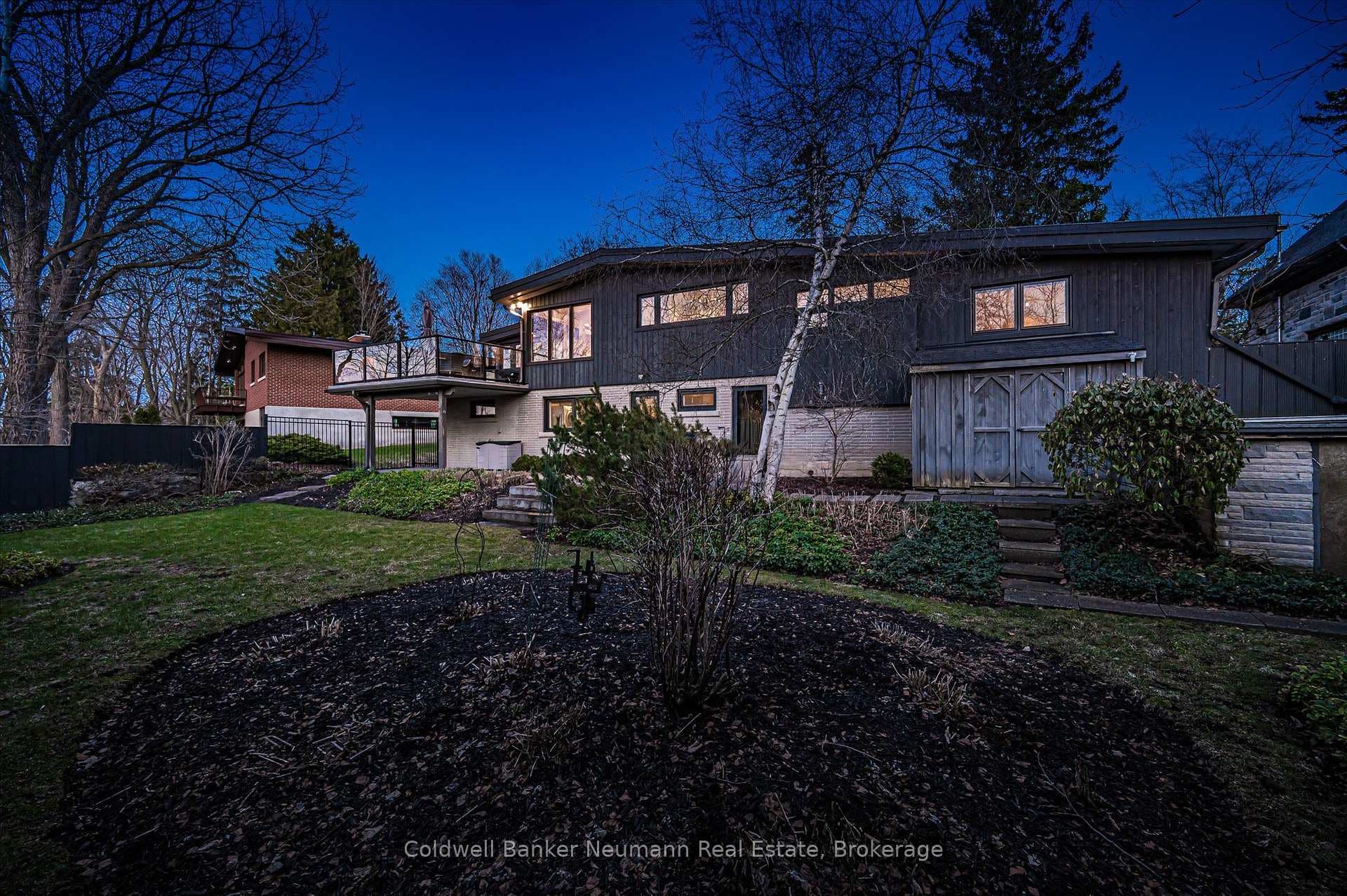 20 Harcourt Drive photo 41