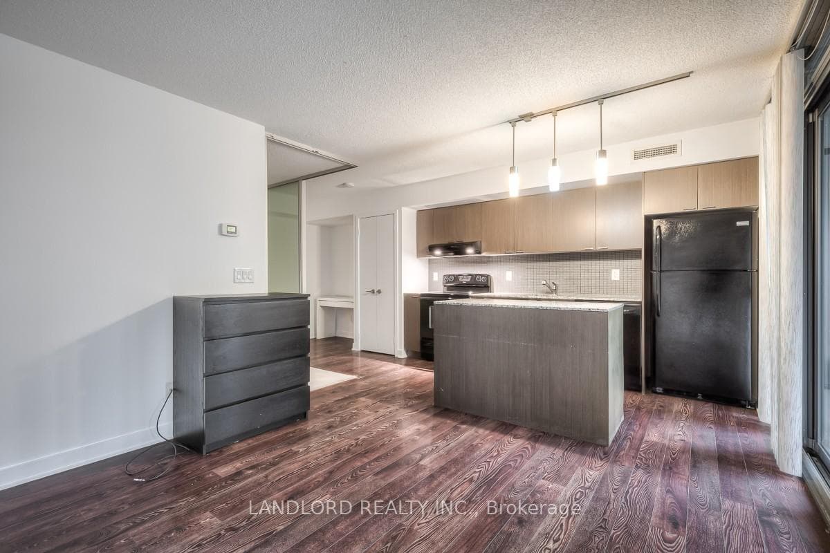 110 Charles Street Unit 611 photo 6