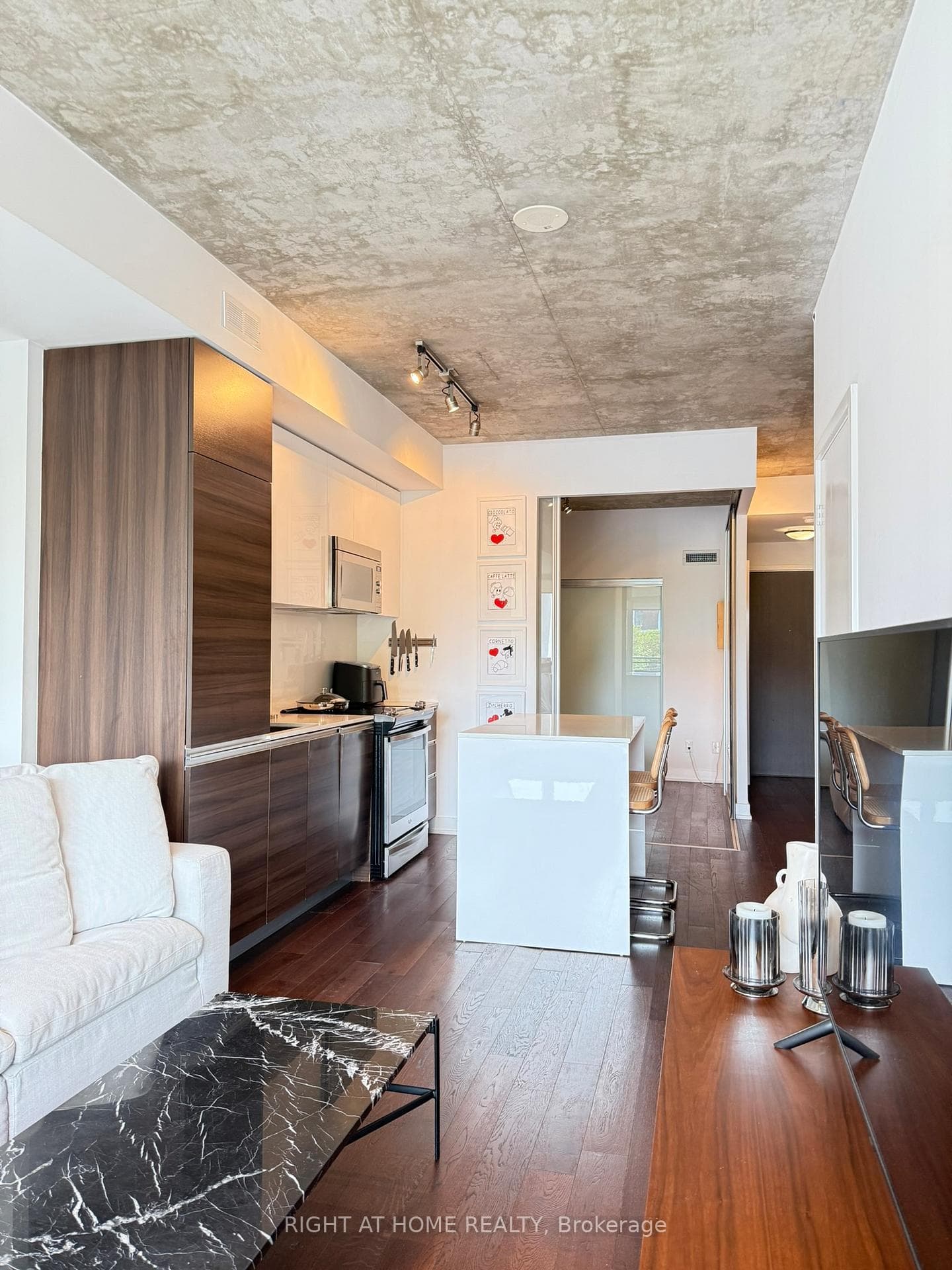 1238 Dundas Street Unit 307 photo 24