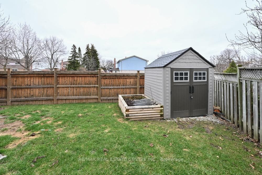 14 Borden Hill Court photo 28