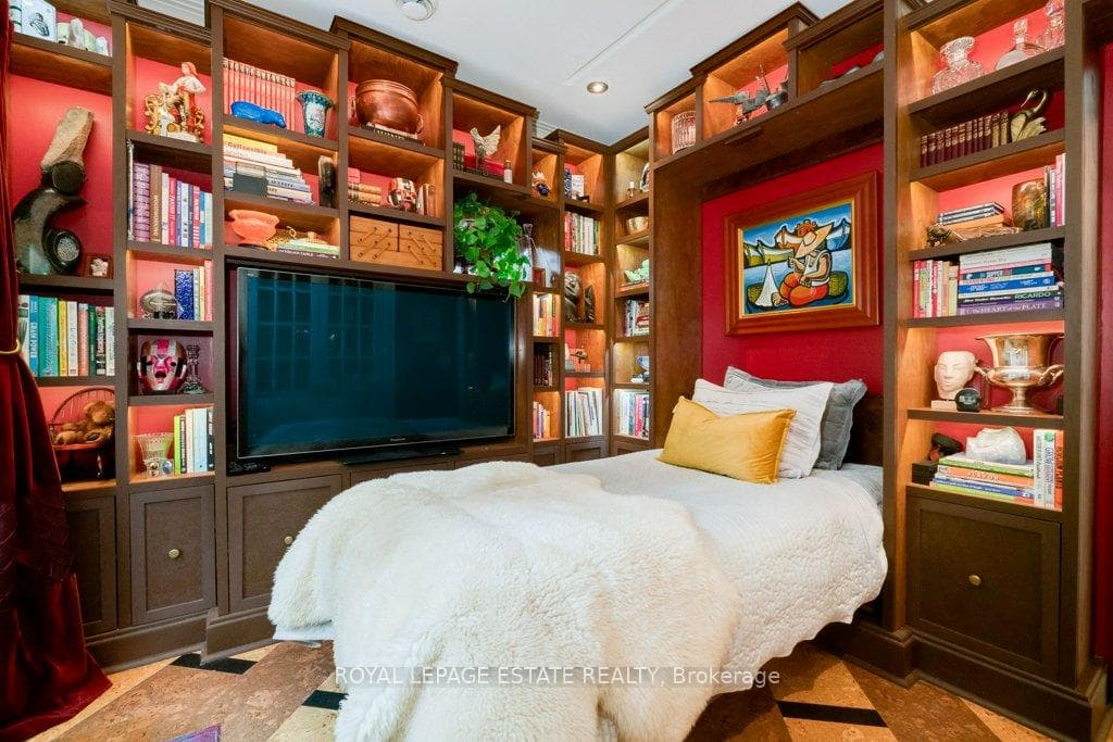 314 Scarborough Road photo 16