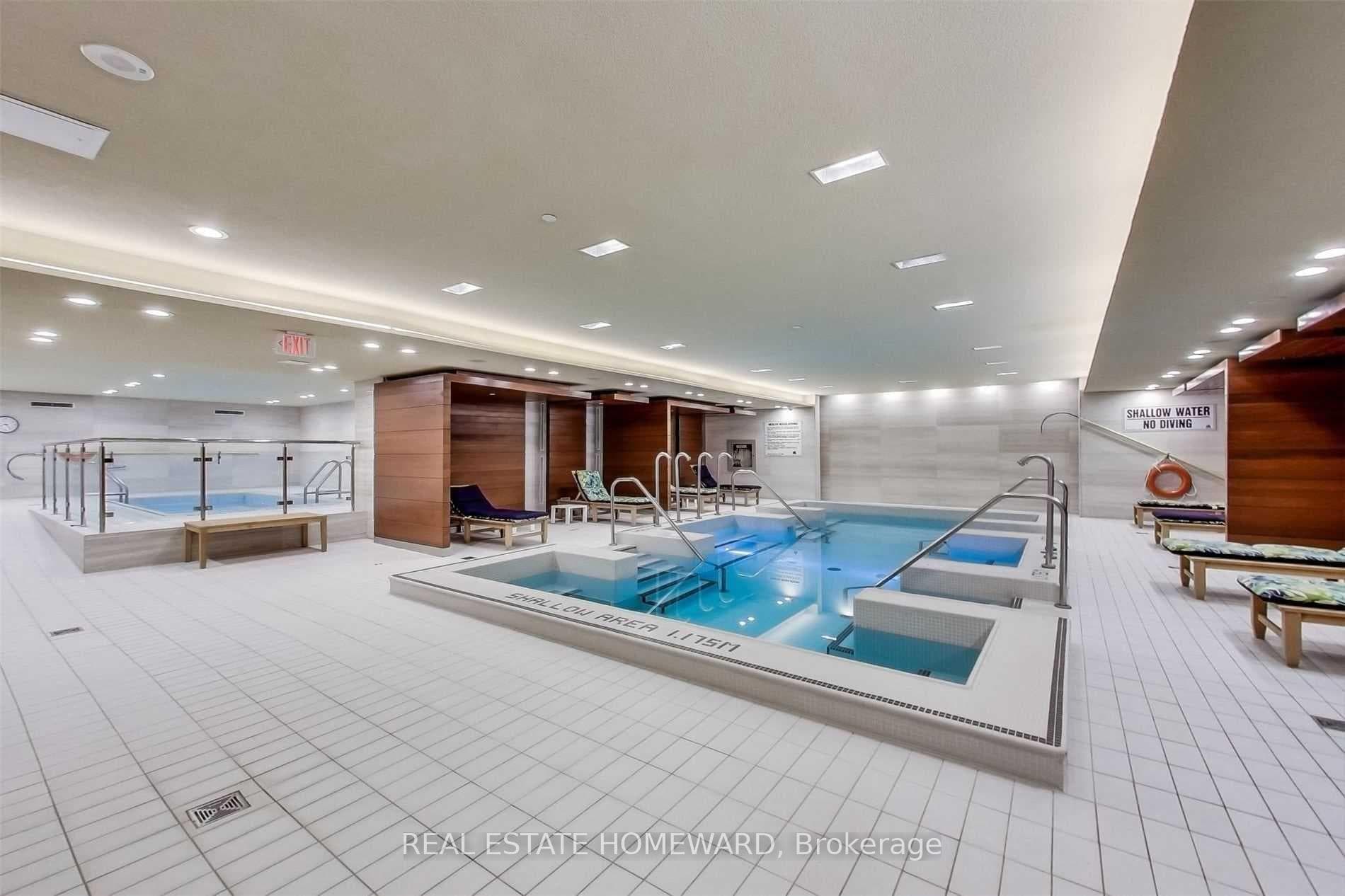 Indoor pool & lap pool (swim against a current)