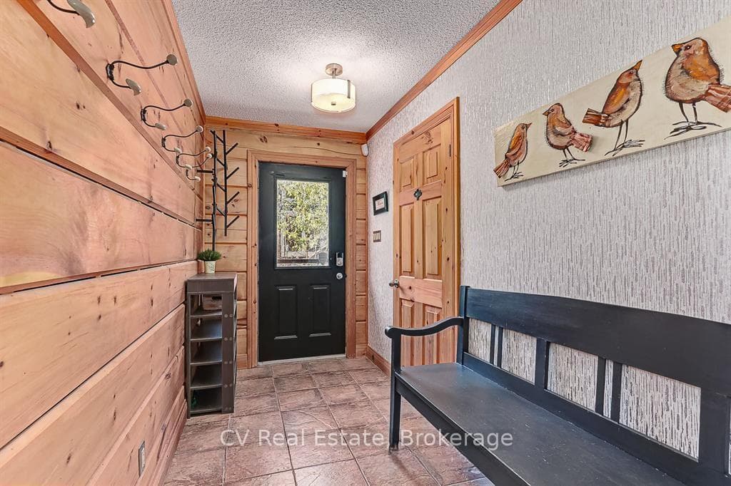 108 Cortina Crescent photo 32