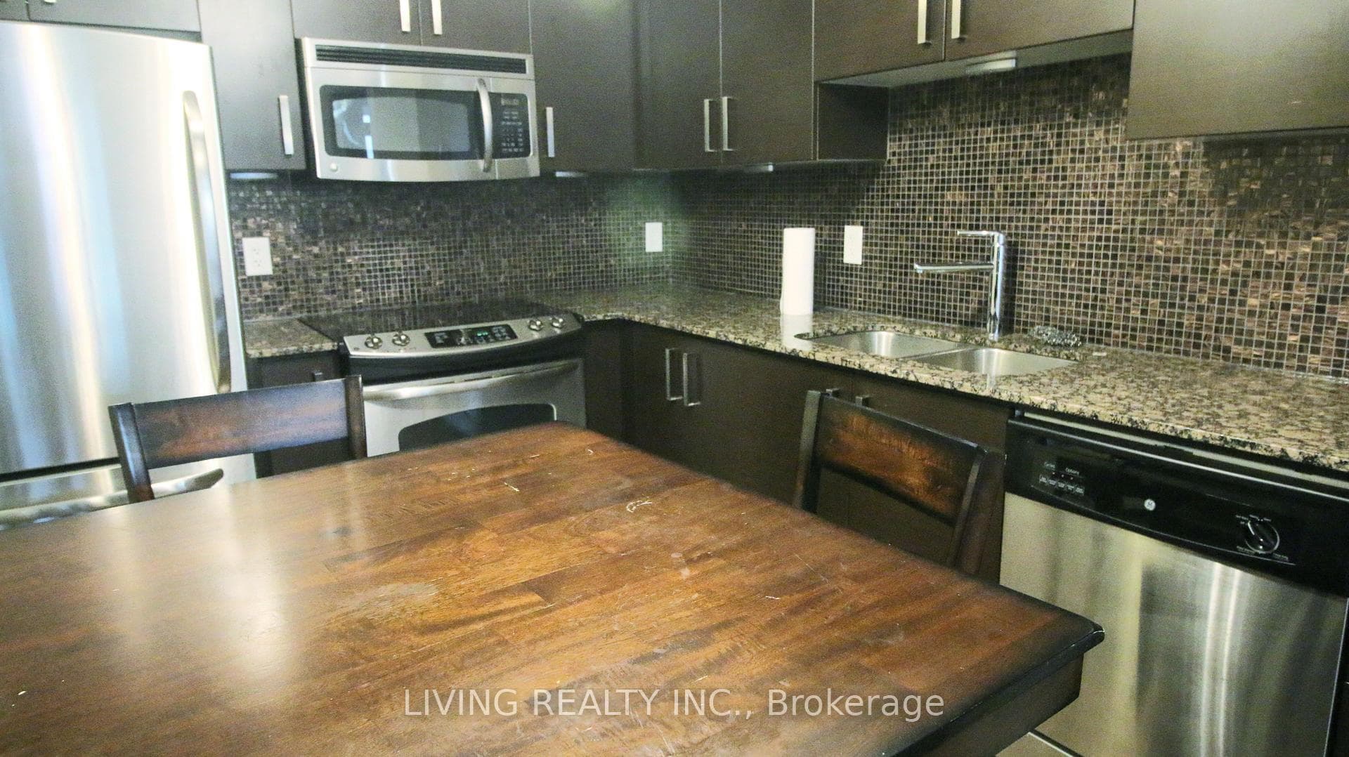 17 Anndale Drive Unit 2002 photo 4
