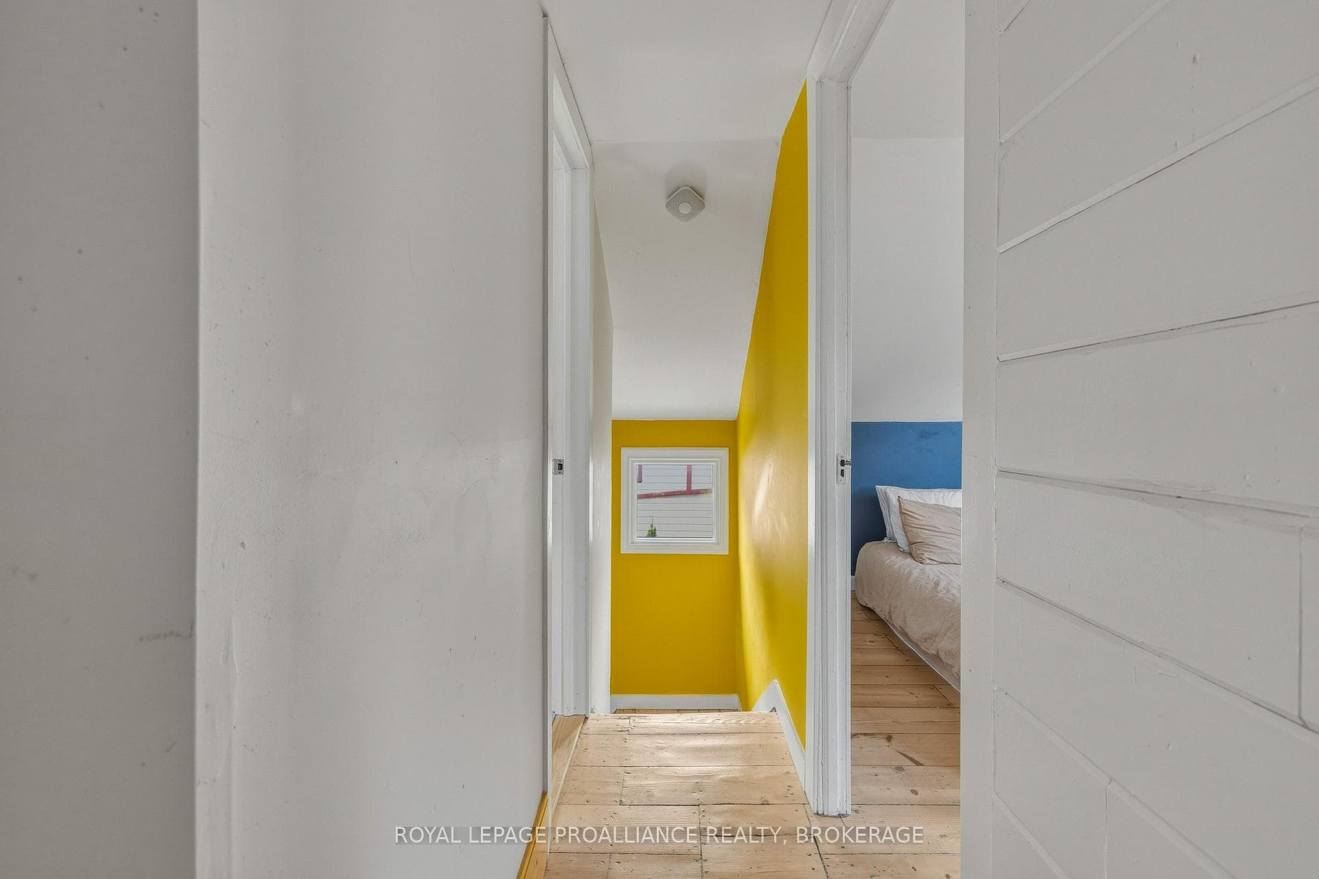 636 Macdonnell Street photo 15