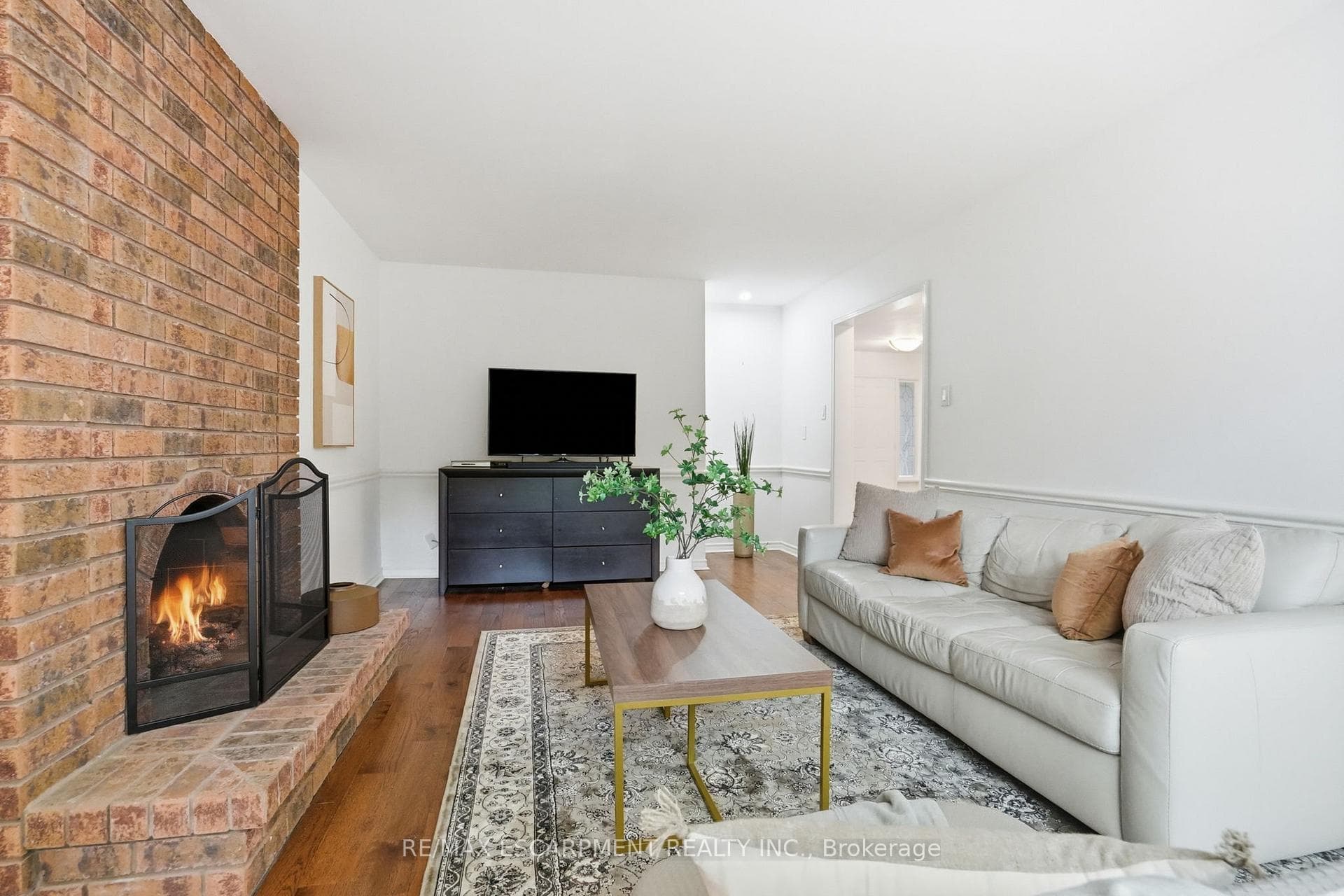 133 Warner Drive photo 8
