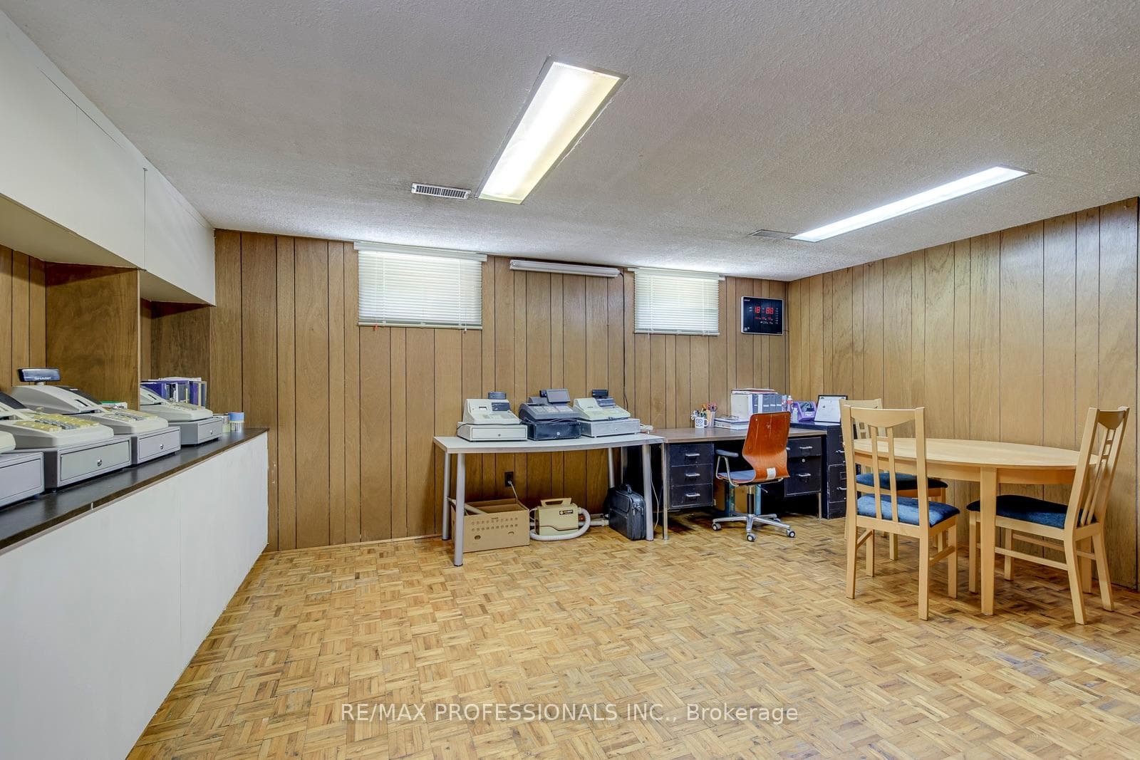 256 Wellesworth Drive photo 21