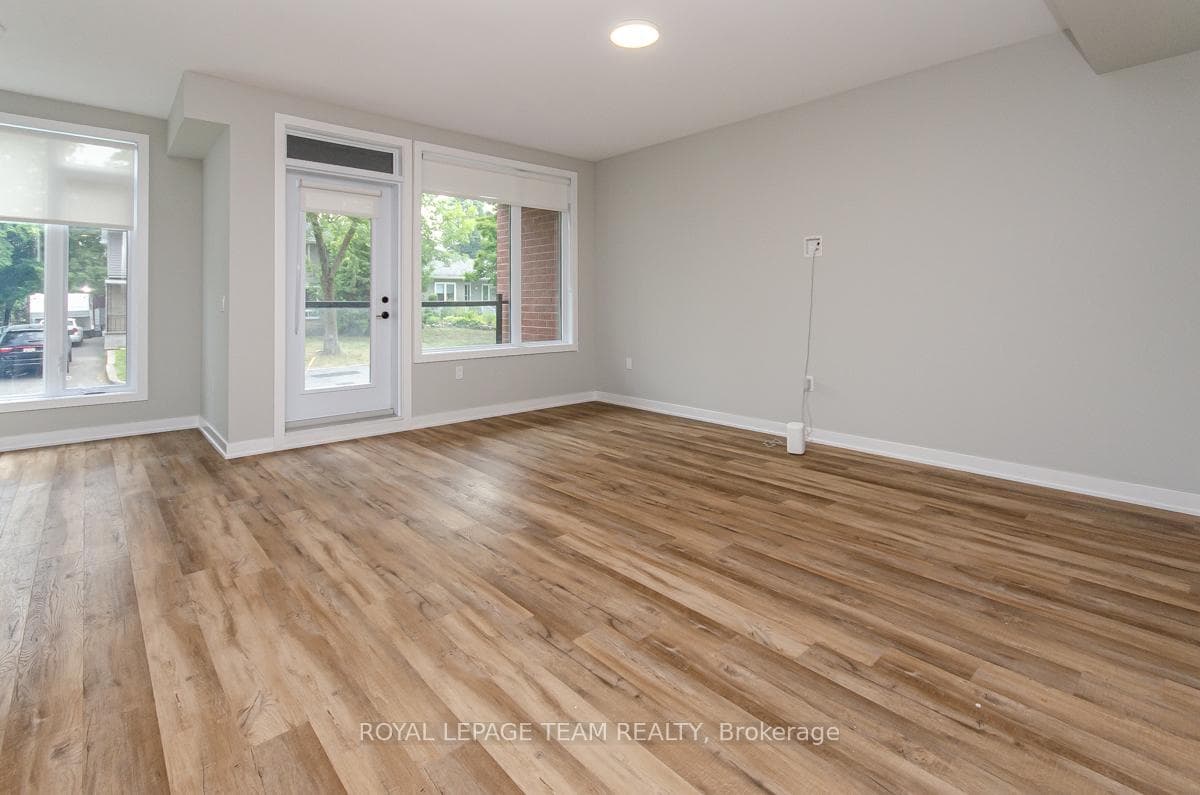 1291 Summerville Avenue Unit 303 photo 9