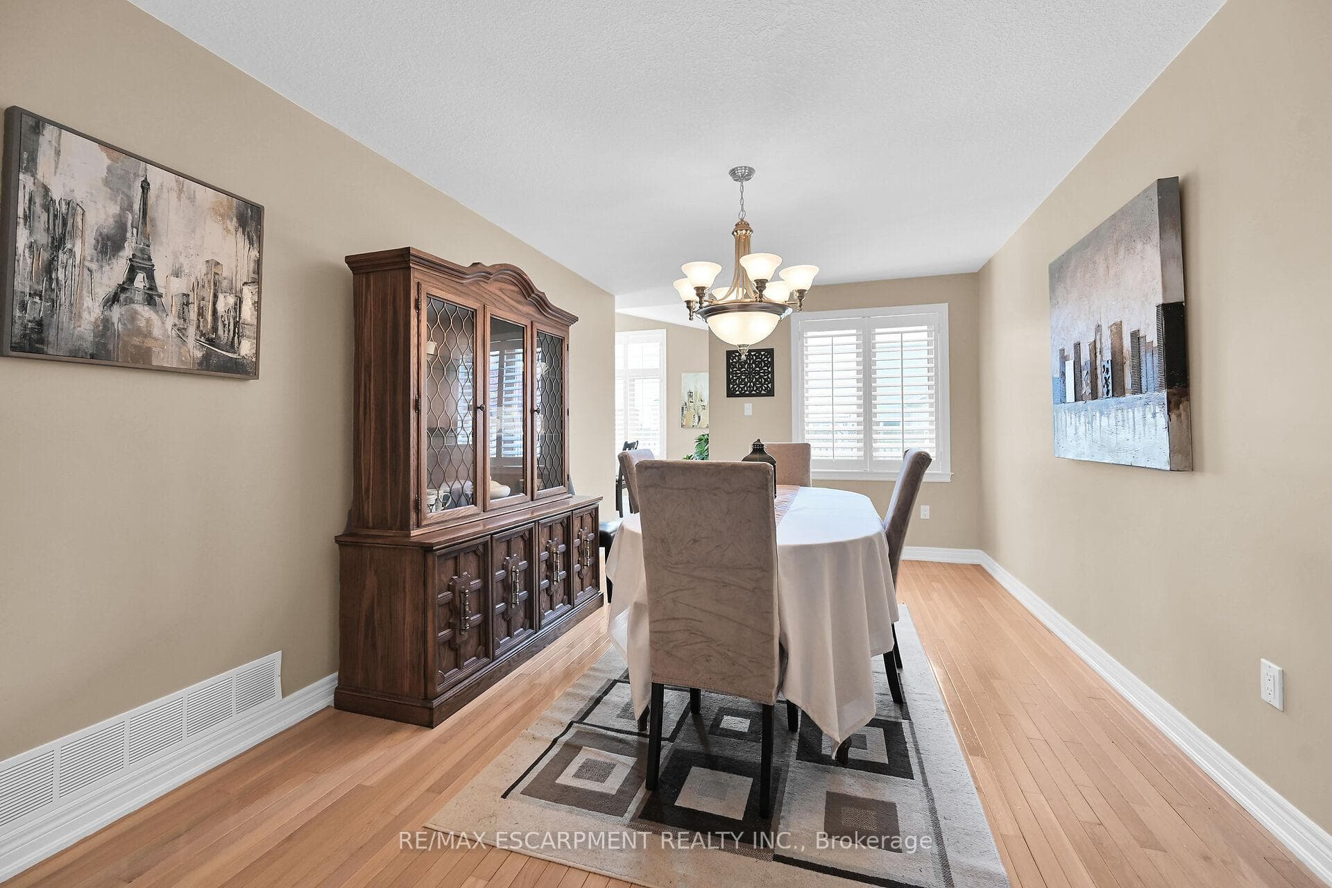 35 Davis Crescent photo 6