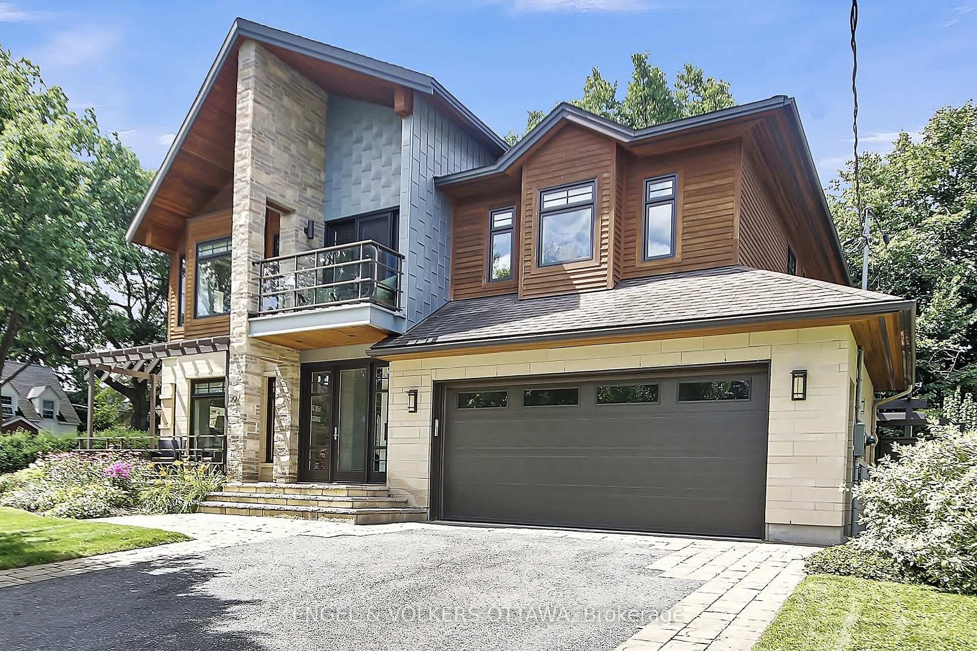 592 Brierwood Avenue photo 4