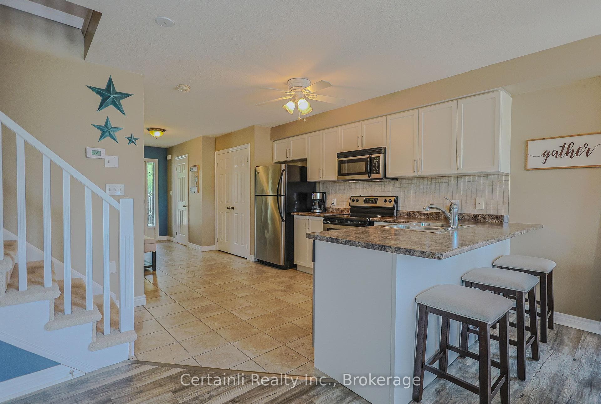 87 Periwinkle Drive photo 2