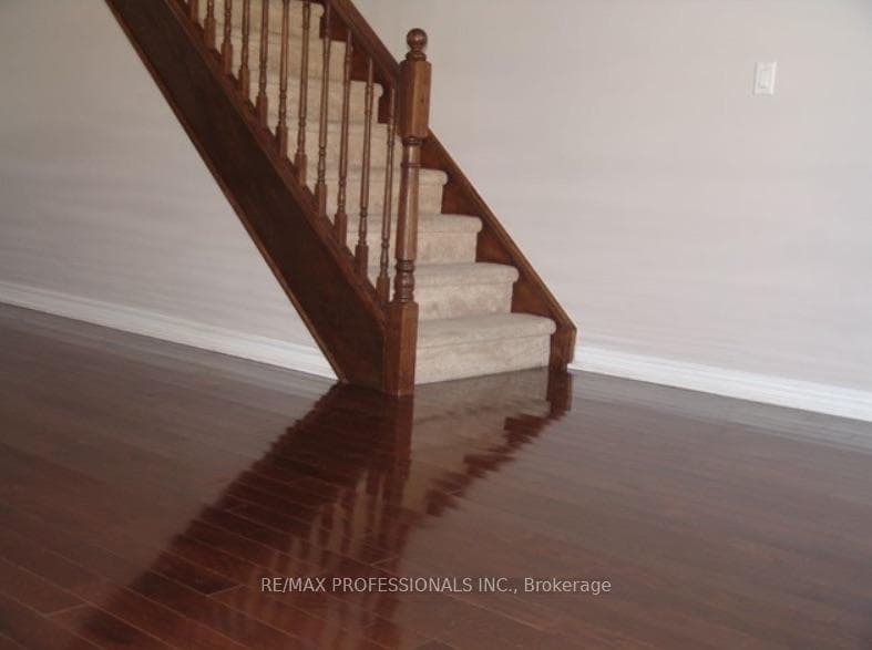 2351 Lakeshore Road Unit 3 photo 7