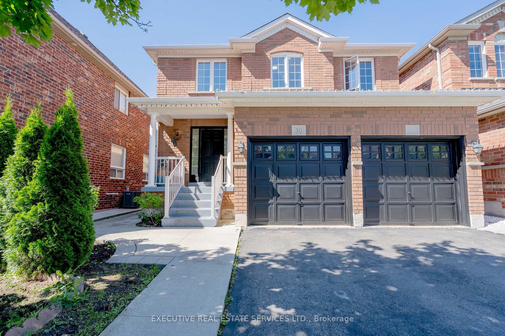 30 Hiberton Crescent photo 2