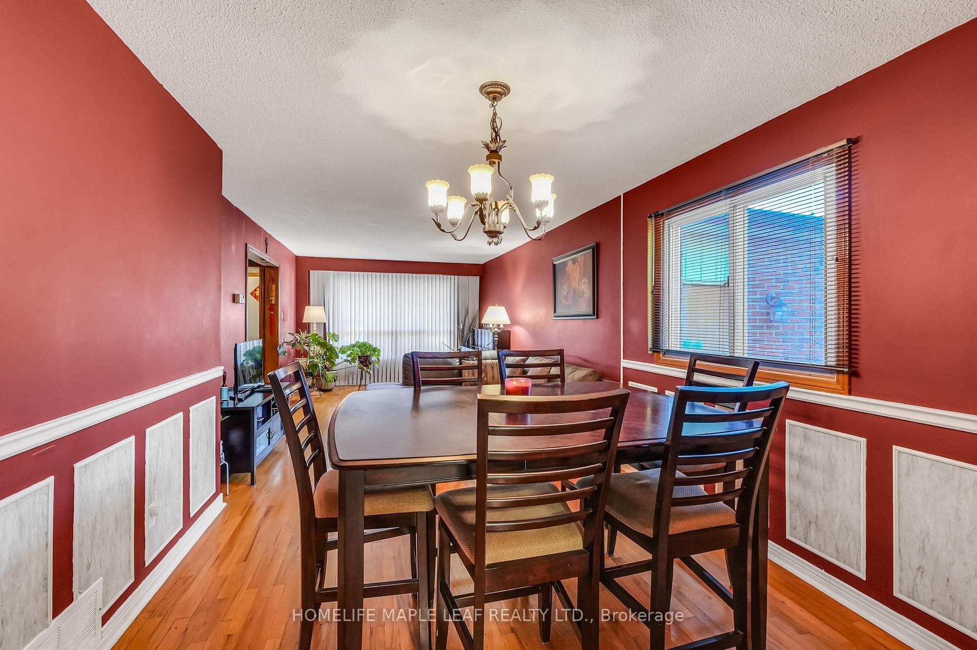 14 Manitou Crescent photo 9