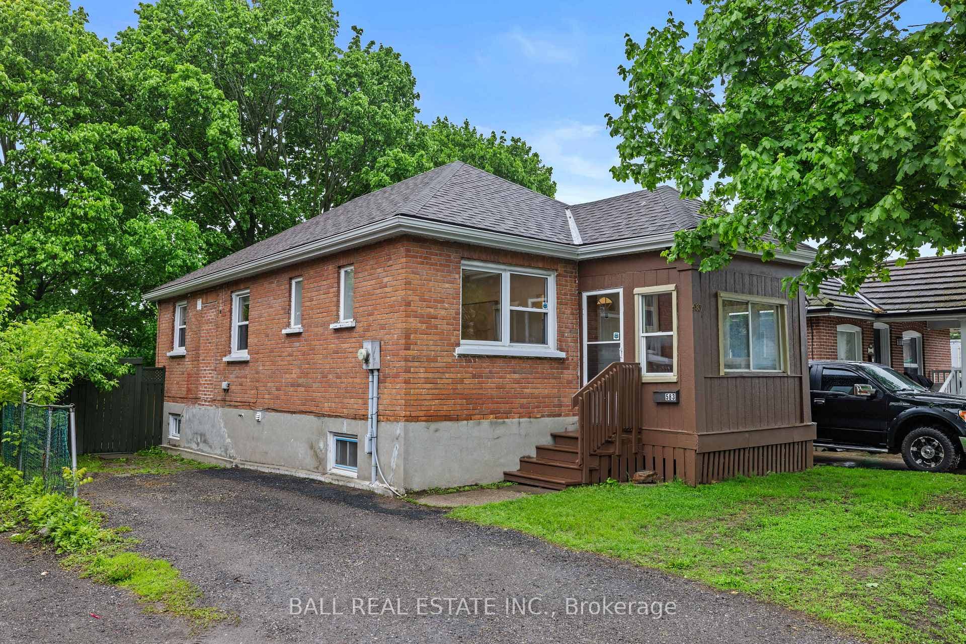 583 Reid Street photo 1