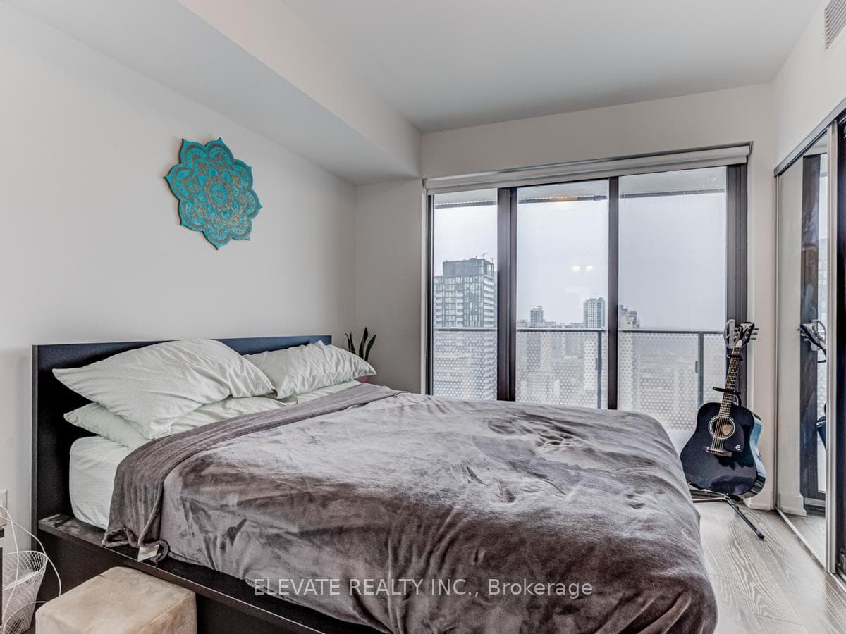 11 Wellesley Street Unit 2702 photo 9