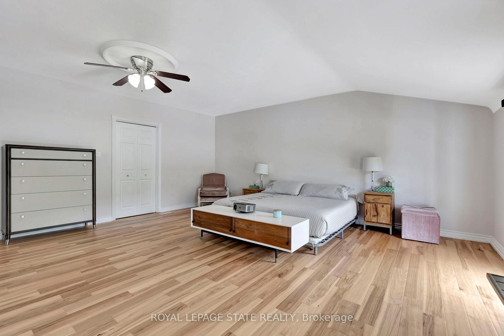 22 Teak Street photo 15