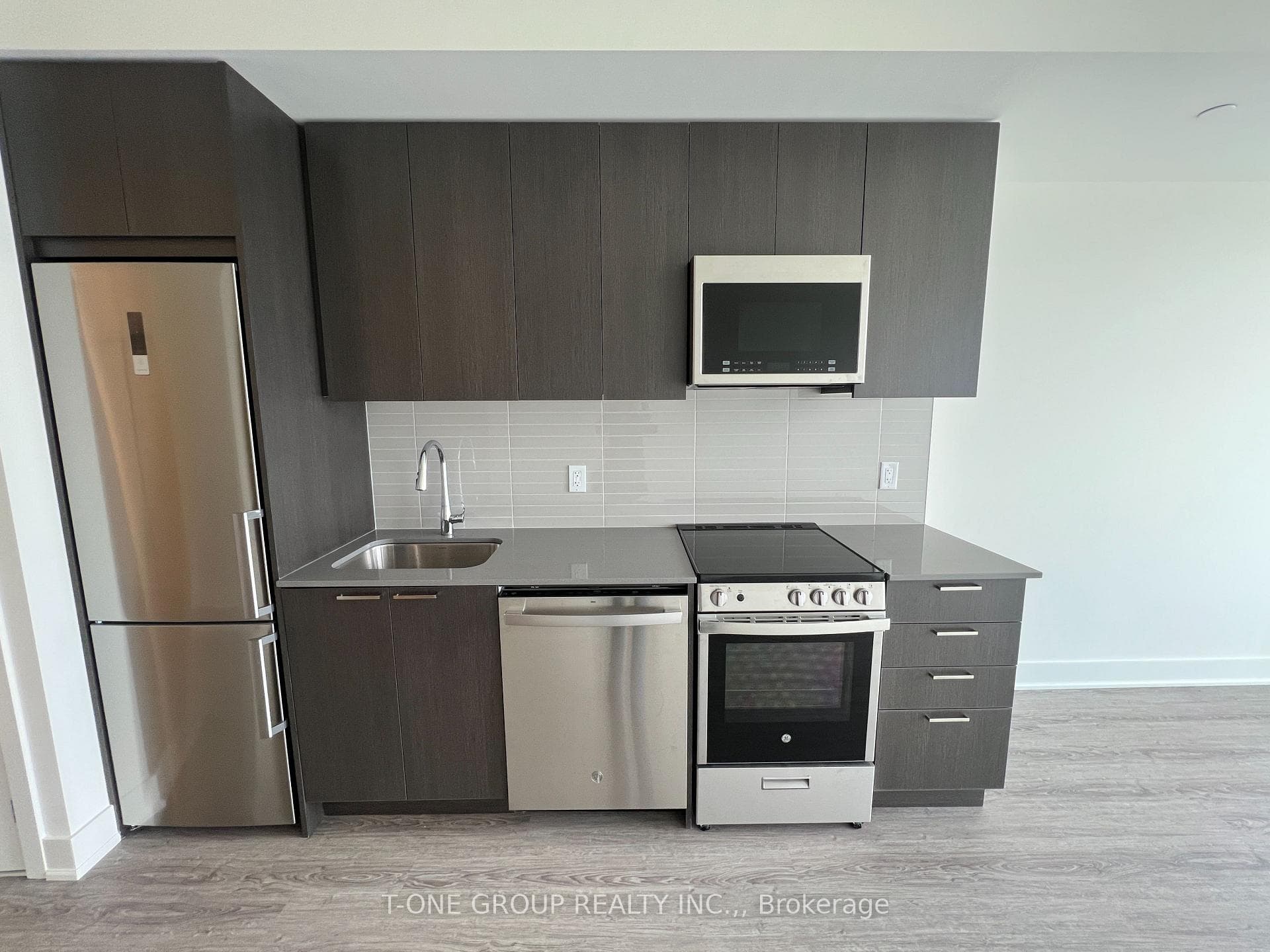 185 Deerfield Road Unit 1007 photo 10